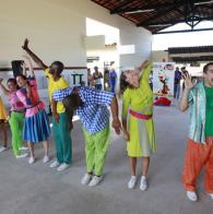 Pílulas Dançadas' levam alegria e educação a comunidades carentes