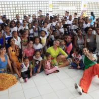 Projeto Pílulas Dançadas leva cultura à escola municipal do Costa Azul