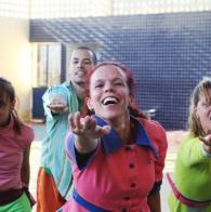 Projeto Pílulas Dançadas leva arte para colégio em Itapuã
