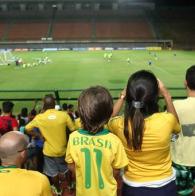 Público do show em prol do Martagão assiste a treino da Seleção