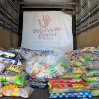 Voluntárias Sociais doam alimentos arrecadados em show de Saulo