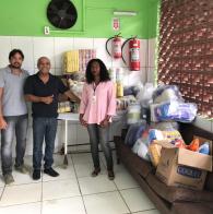Voluntárias Sociais doam alimentos para abrigo alagado pela chuva em Salvador
