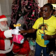 VSBA promovem festa de Natal para idosos de 22 instituições