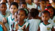 Voluntárias Sociais promovem passeio de duas mil crianças carentes ao metrô de Salvador